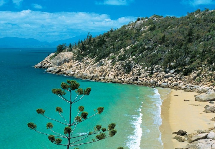 magnetic island beach