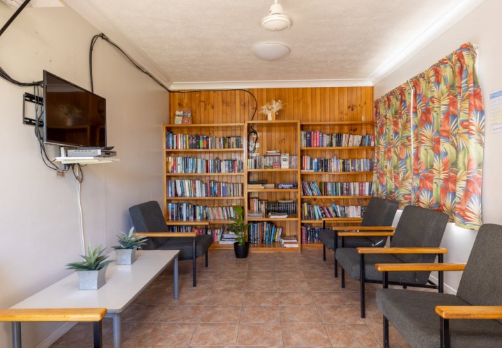 TV Library Room 1200px 01