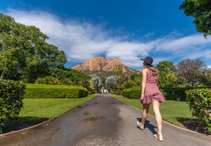 Queens Gardens Castle Hill credit TEQ