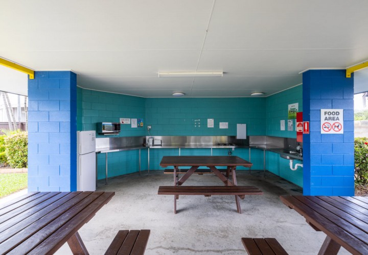 Camp Kitchen 1200px 04