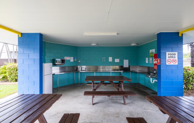 Camp Kitchen 1200px 04